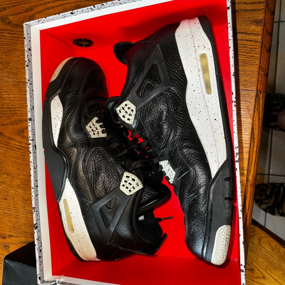 Air Jordan 4 Retro LS (Oreo)